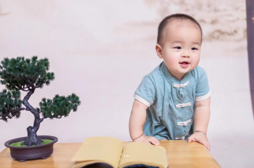 哪里可以供卵代生孩子六个月宝宝摇头正常吗